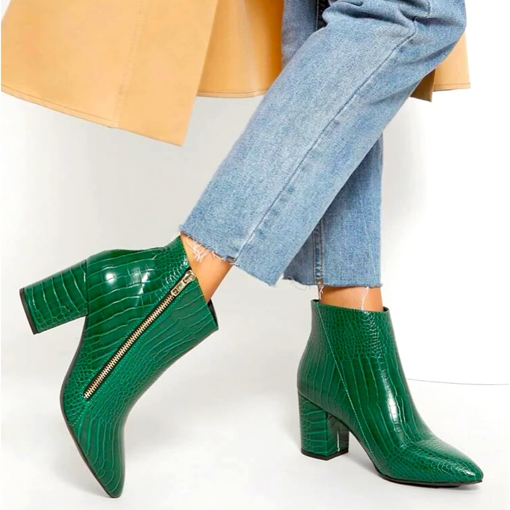 SHEIN Green Heeled Booties (size 6)